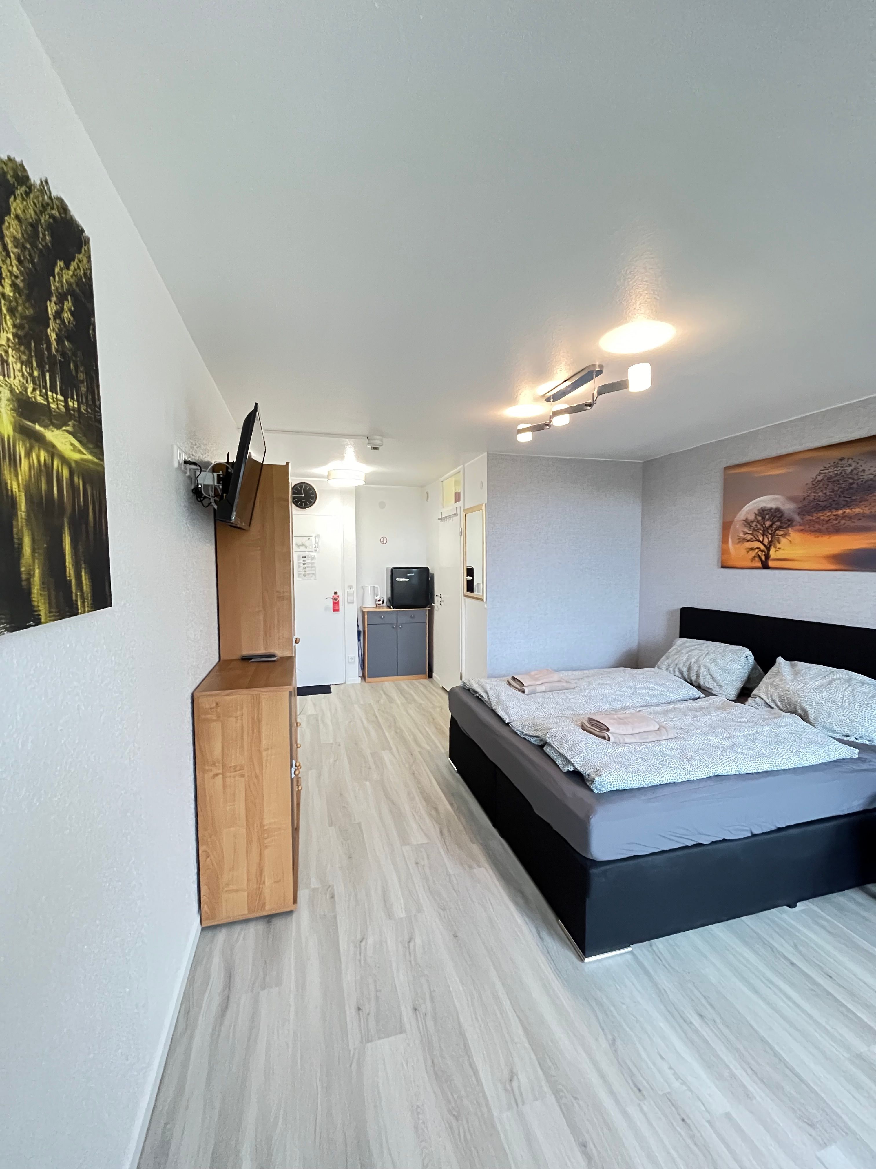 New Apartment In Graf Eberhard Hotel With Boxspring Bed - New apartment in Graf Eberhard Hotel with Boxspring bed - Gallery - 14