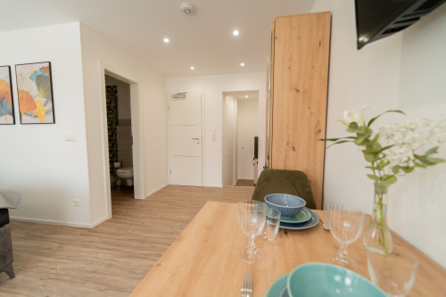 Apartment 06, quiet and stylish studio apartment with a view of the market square in Bad Urach