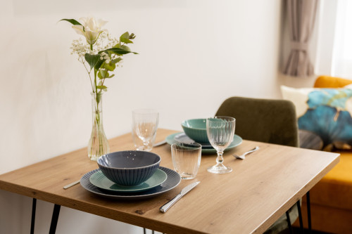 Apartment 06, quiet and stylish studio apartment with a view of the market square in Bad Urach