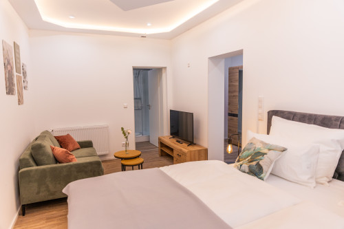 Apartment 02, Quiet and neat home conveniently located - Gallery - 12