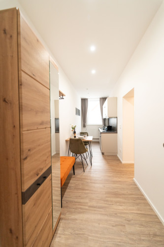 Apartment 02, Quiet and neat home conveniently located - Gallery - 5