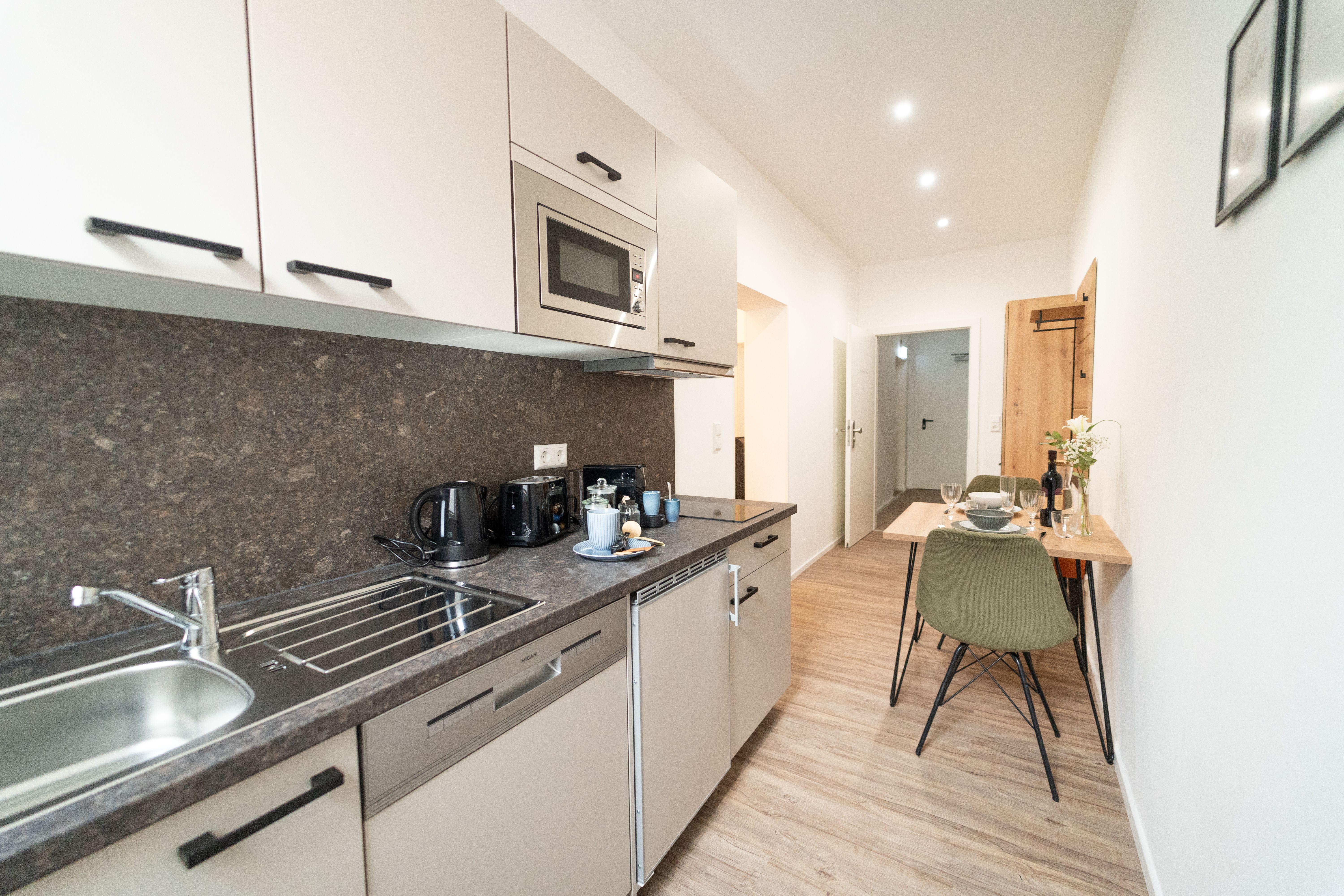 Apartment 02, Quiet And Neat Home Conveniently Located - 7