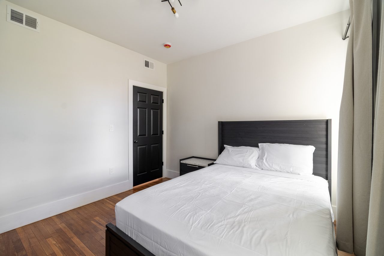  #1900: Roxbury - Queen Bedroom C  -  #1900: Roxbury  - Gallery -  11