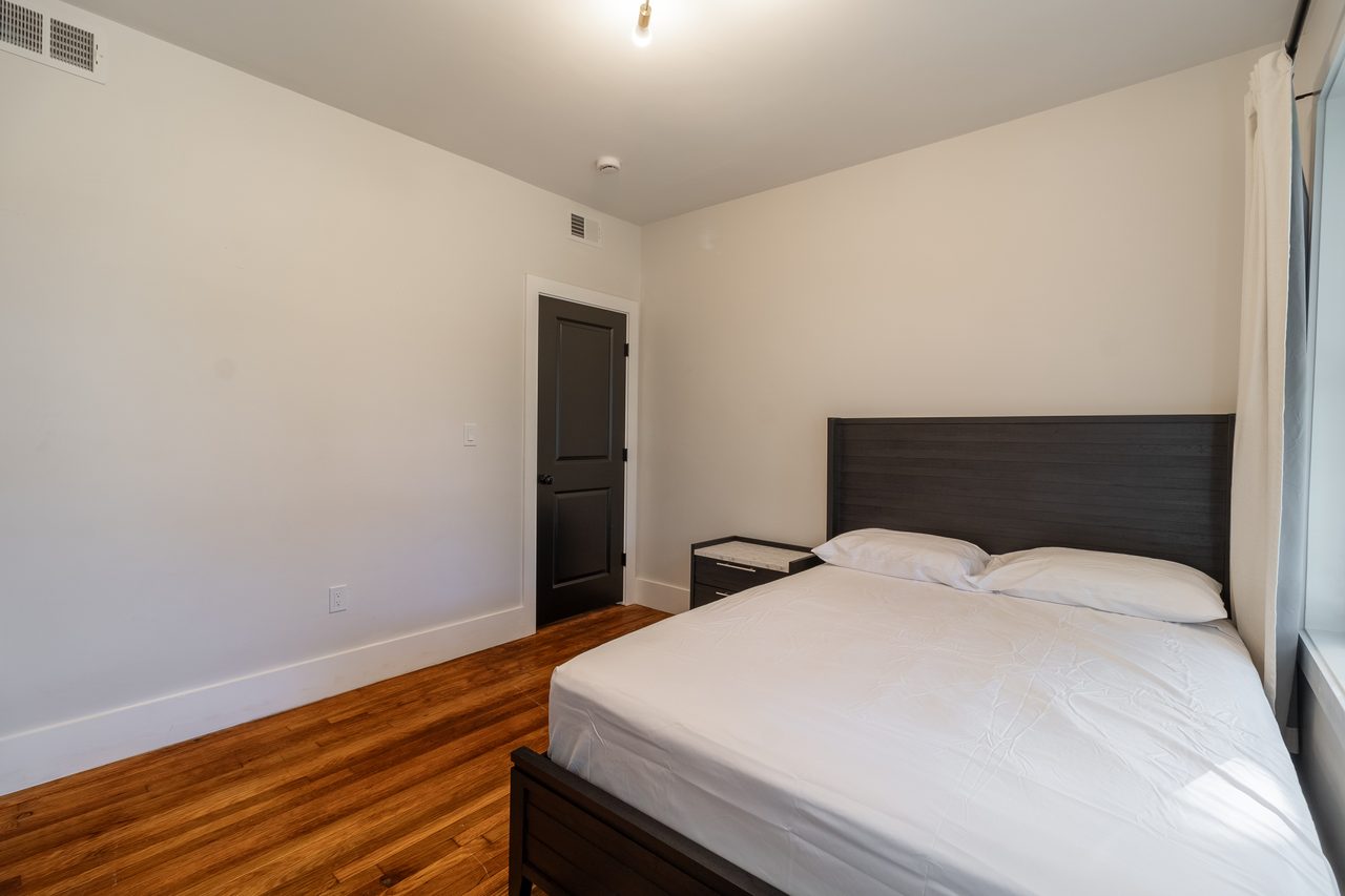  #1900: Roxbury - Queen  Bedroom E  -  #1900: Roxbury  - Gallery -  10
