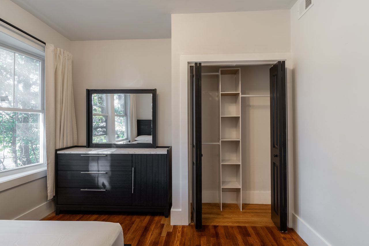  #1900: Roxbury - Queen  Bedroom E  -  #1900: Roxbury  - Gallery -  12