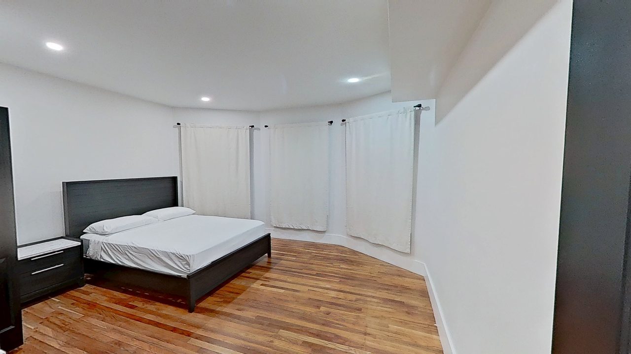  #1900: Roxbury - Queen Bedroom A  -  #1900: Roxbury  - Gallery -  1