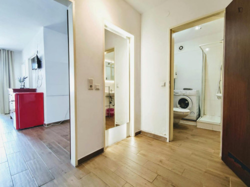 Tasteful 1-bedroom apartment in Ruhrallee Ost - Gallery - 9