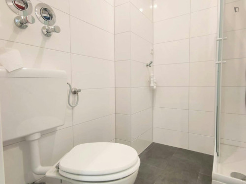 Neat studio near Schützenstraße metro station  - Gallery -  5