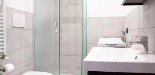 Cozy 1-bedroom fla 2 minute walking from Rogoredo Train and Metro station