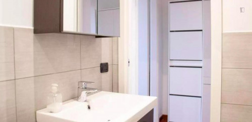 Cozy 1-bedroom fla 2 minute walking from Rogoredo Train and Metro station  - Gallery -  5