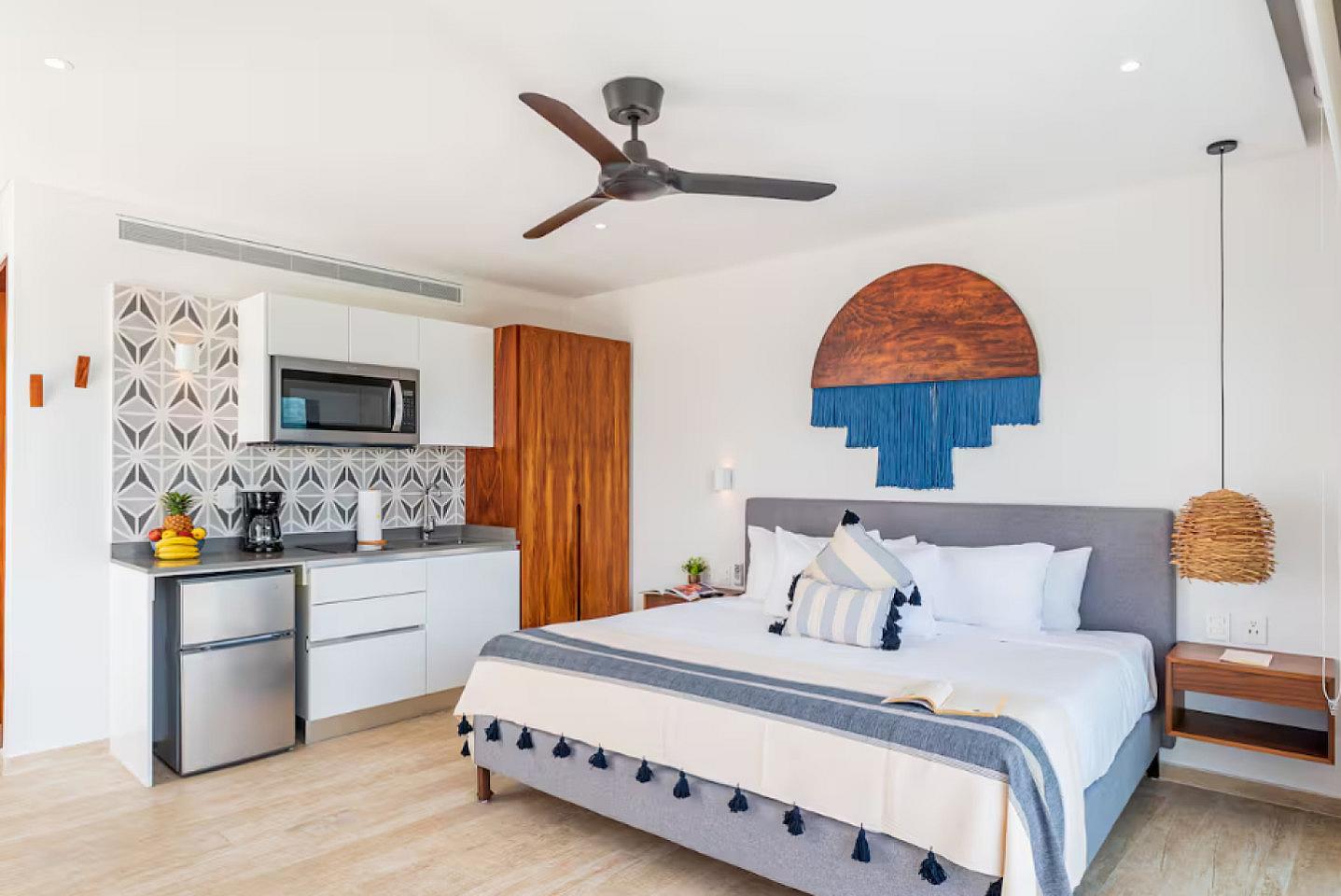  Private Studio PH  -  Stunning Luxury Complex w/ Private Terrace + Pool near convenience stores  - Gallery -  7