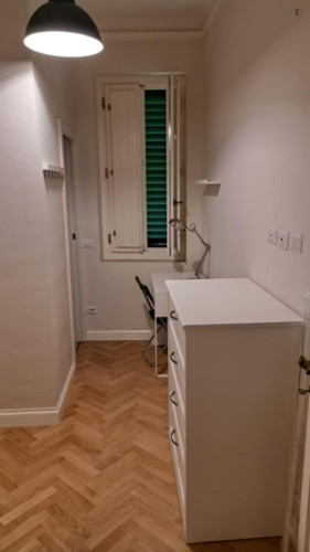 Single Bedroom with Private Bathroom in Florence