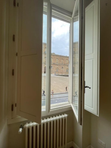 Spacious Bedroom in Florence - Gallery - 5