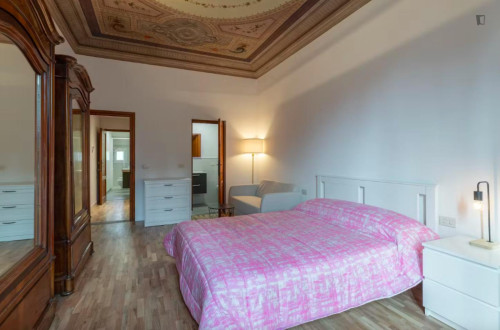 Bedroom with Private Bathroom in Florence - Gallery - 3