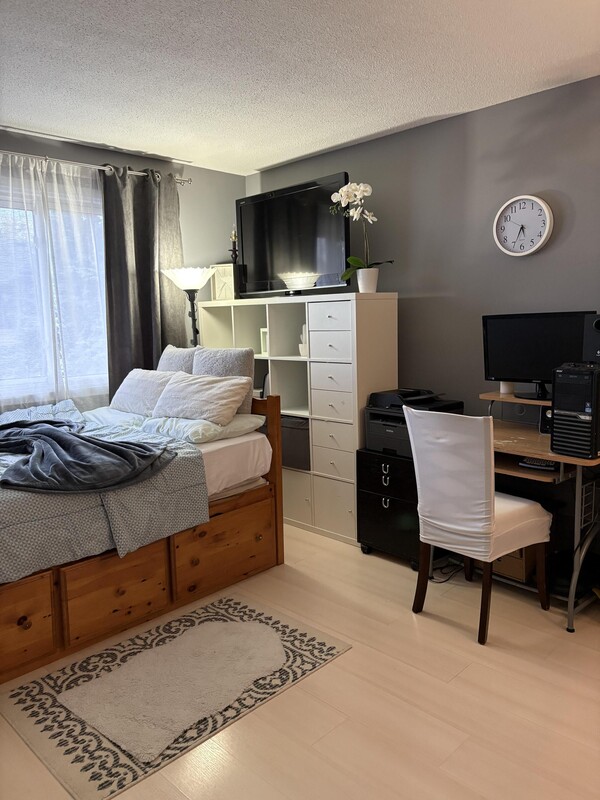 Large Bedroom(Full Room) - 1