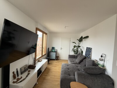 Triplex Canal View Metro Line 5