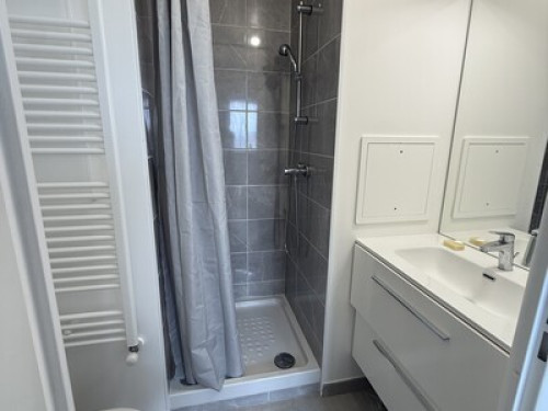 Triplex Canal View Metro Line 5