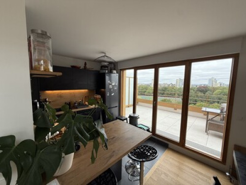 Triplex Canal View Metro Line 5