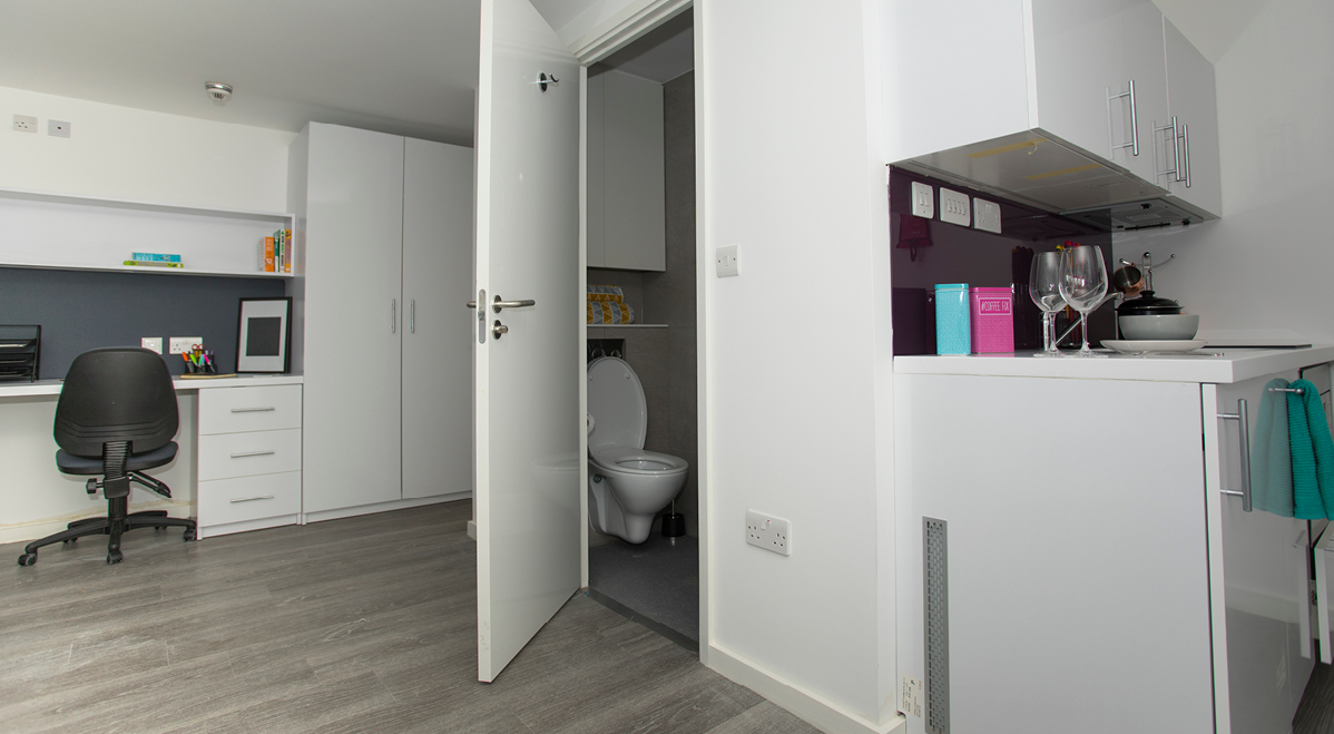 Premium Plus Studio - 2