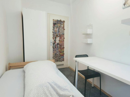 Snug single bedroom in central City-Ost