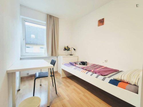 Pleasant single bedroom near the Ostentor metro
