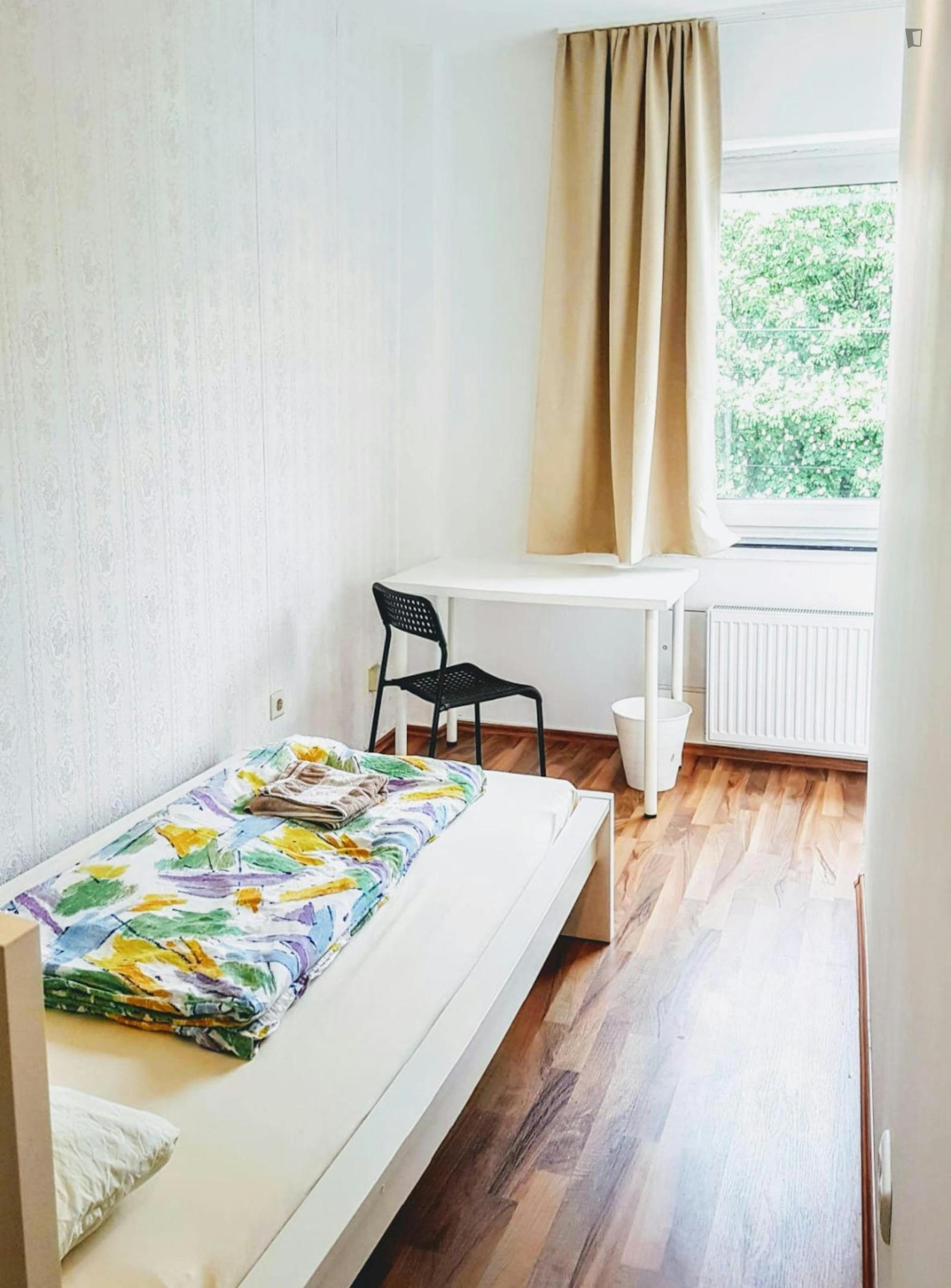 Neat Single Bedroom In The Centre Of Dortmund - Neat single bedroom in the centre of Dortmund - Gallery - 1