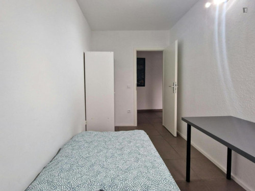 Inviting single bedroom in City-Ost