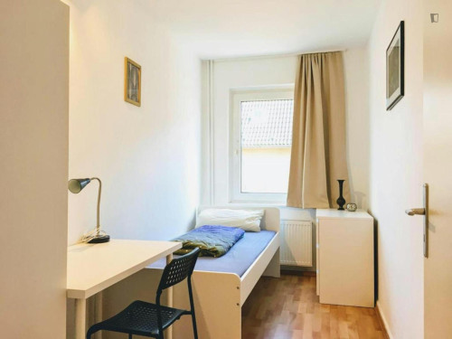Very neat single bedroom near the Ostentor metro