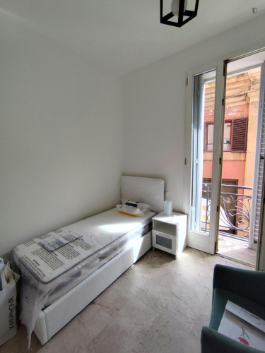 Cozy single bedroom with balcony in central Bologna