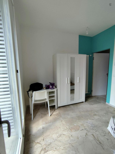 Pleasing single bedroom with balcony in central Bologna