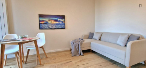 Appealing 1-bedroom apartment near the large Parco di Villa Ghigi 