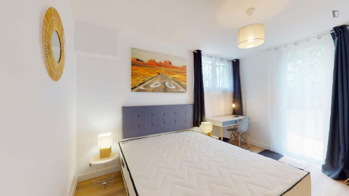 Interesting double ensuite bedroom in Nantes Nord