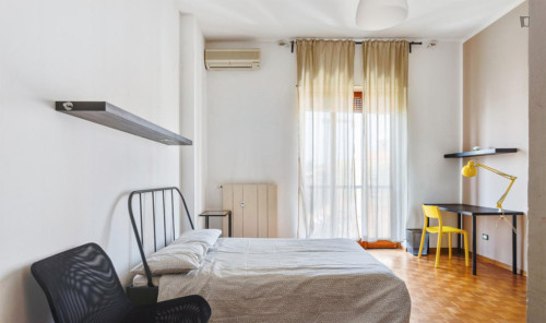 Appealing double bedroom in Guastalla
