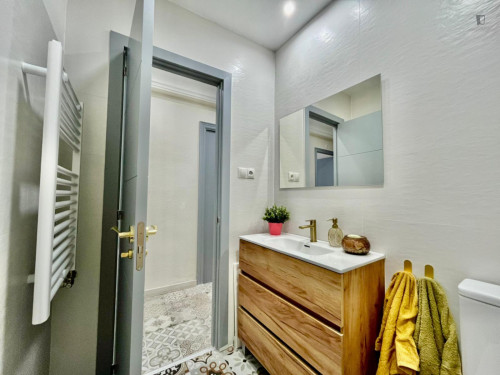 Attractive double bedroom in the central La Magdalena neighbourhood - Gallery - 12