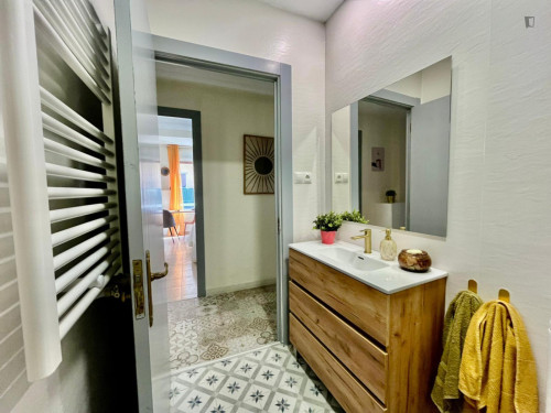 Attractive double bedroom in the central La Magdalena neighbourhood - Gallery - 6