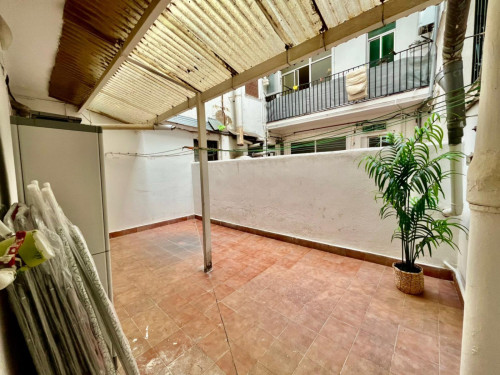 Attractive double bedroom in the central La Magdalena neighbourhood