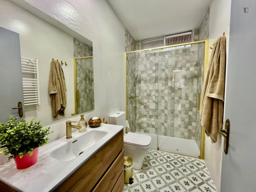 Attractive double bedroom in the central La Magdalena neighbourhood - Gallery - 8