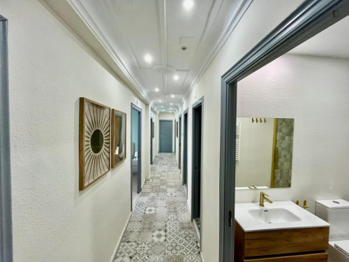 Attractive double bedroom in the central La Magdalena neighbourhood  - Gallery -  5