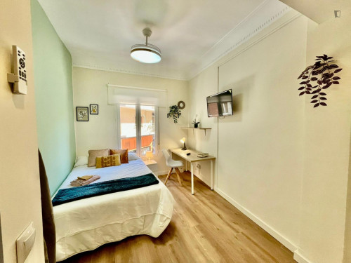 Neat and cosy double bedroom in La Magdalena