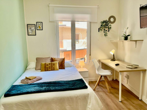 Neat and cosy double bedroom in La Magdalena