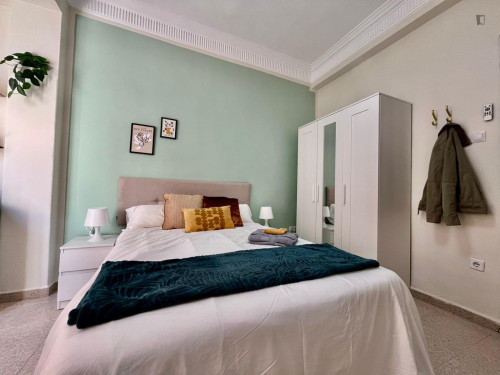Homely double bedroom in the heart of Zaragoza