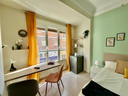 Homely double bedroom in the heart of Zaragoza