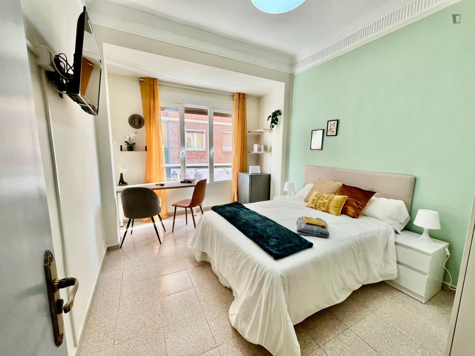 Homely Double Bedroom In The Heart Of Zaragoza - 1