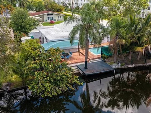 Comfortable and Convenient Coliving Steps from Aventura Mall in Urban Miami