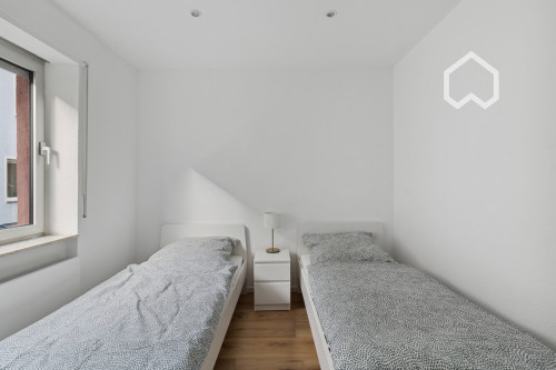 Modern, renovated apartment in a prime location in Kelsterbach