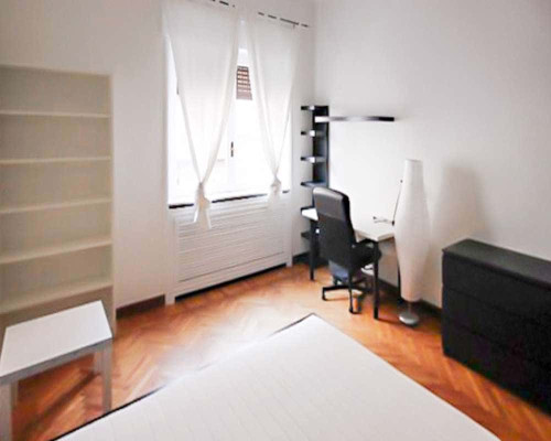 Stanza in Via Giulio Ceradini