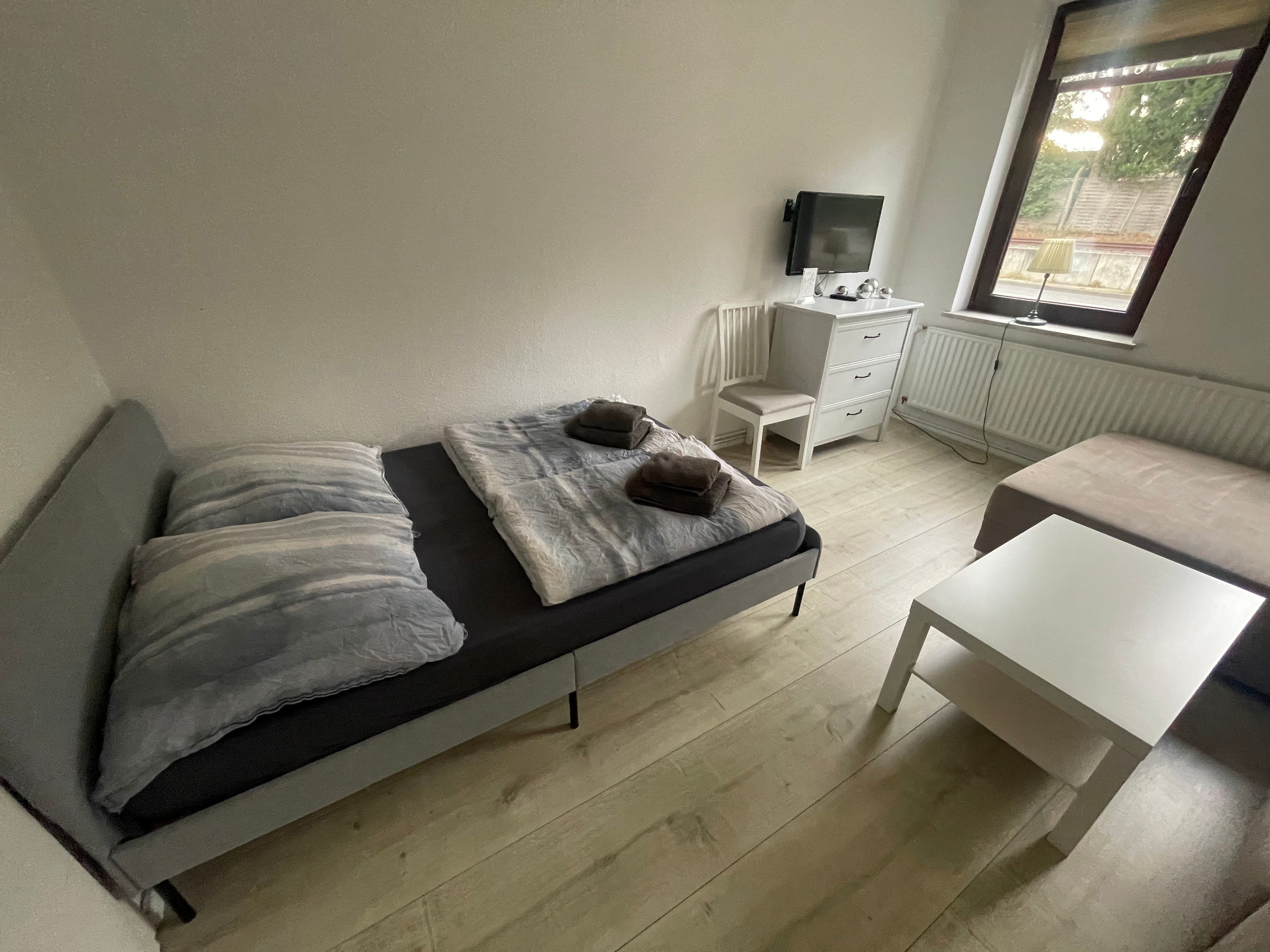 One-Room Apartment Directly On The Marina. - 4