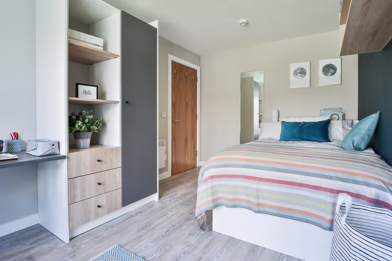  Premium 2 Bed Apartment - Shared Bathroom  -  Victoria Point  - Gallery -  4