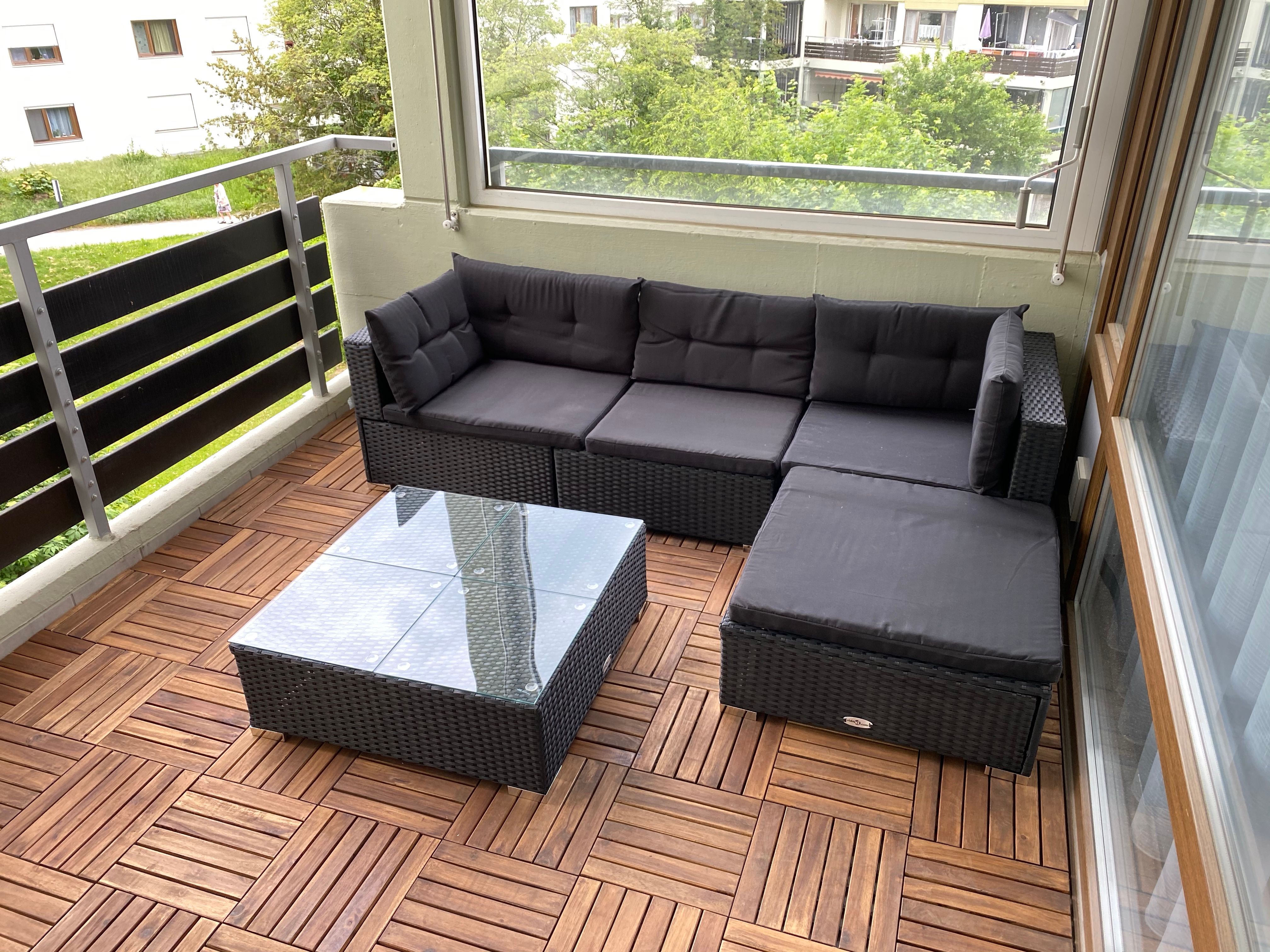 Chic 2 Room Apartment With Elevator And Underground Parking - 1