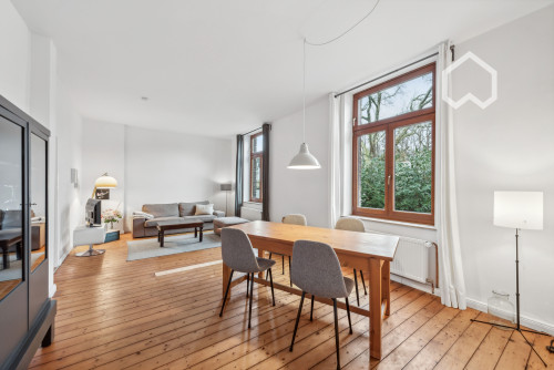 Lovely, bright old building in the heart of Cologne-Nippes